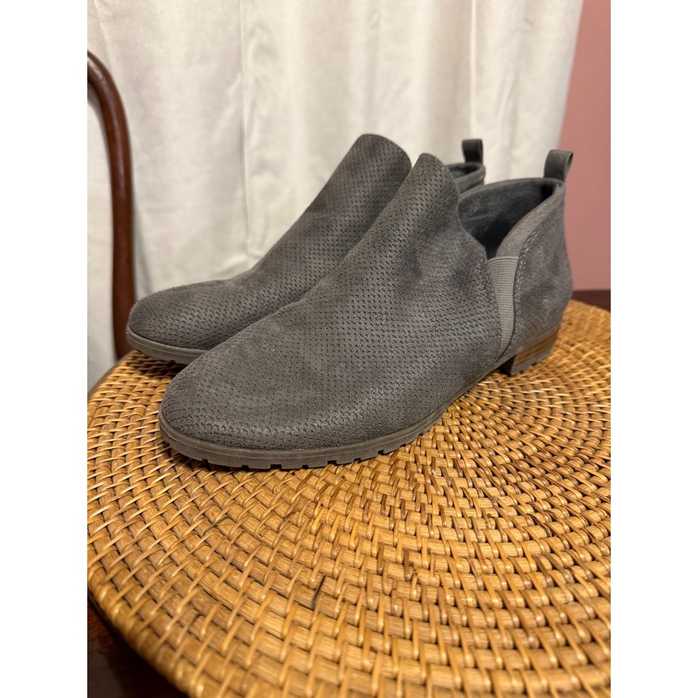 Dr. Scholls Grey Perforated Suede Ankle Boots Low Stacked Heel Womens Size 8